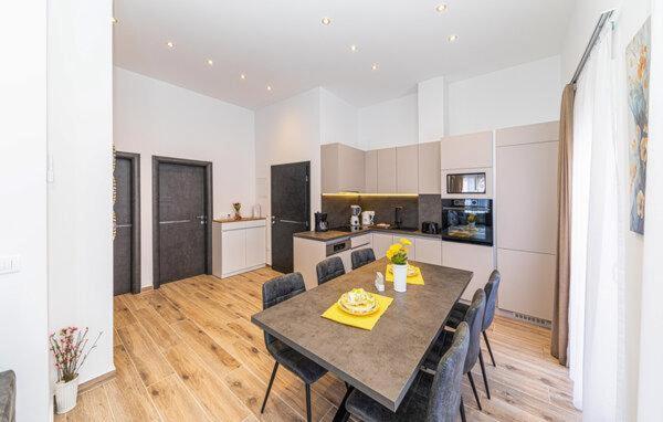 Kornelija Apartment